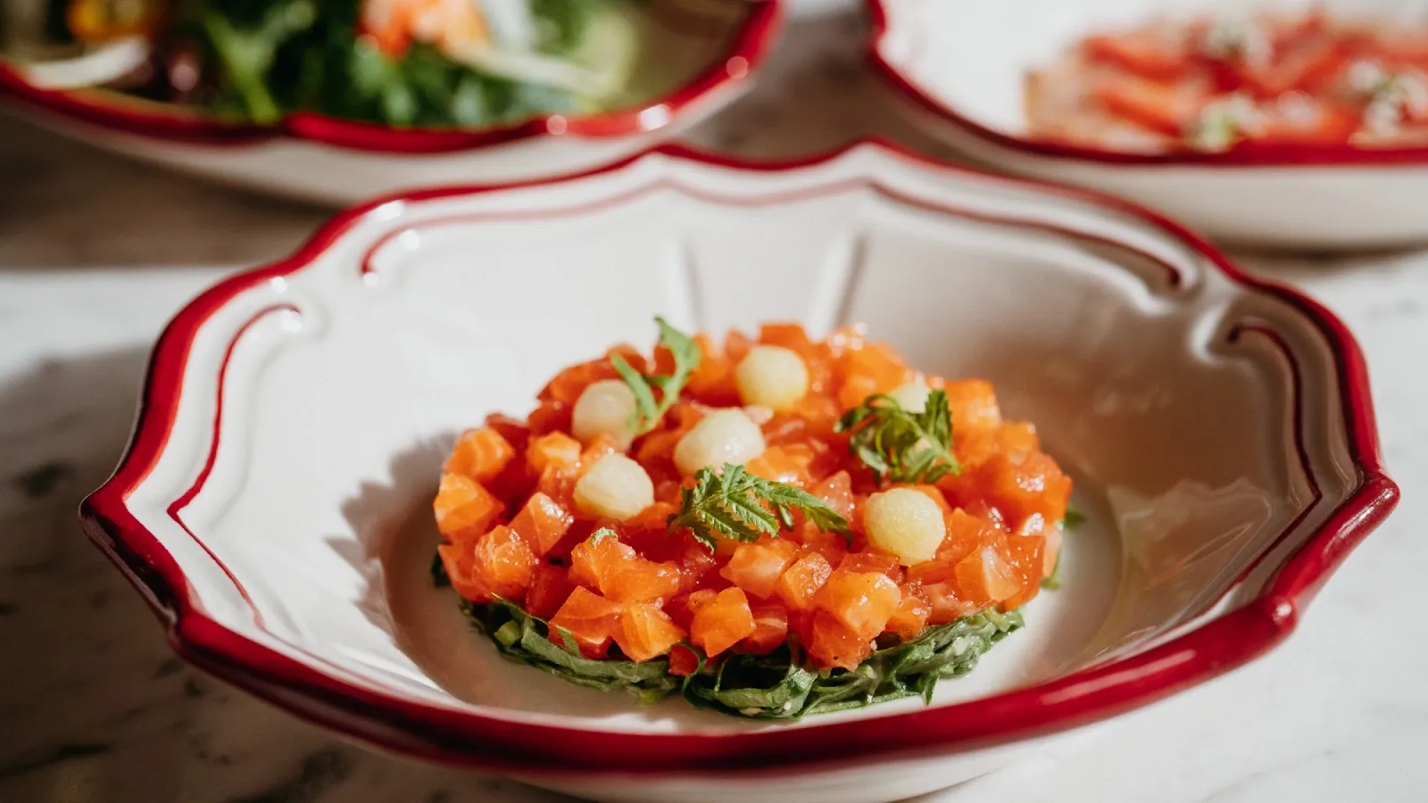 Charli bistro&champagne_tartar forel.webp