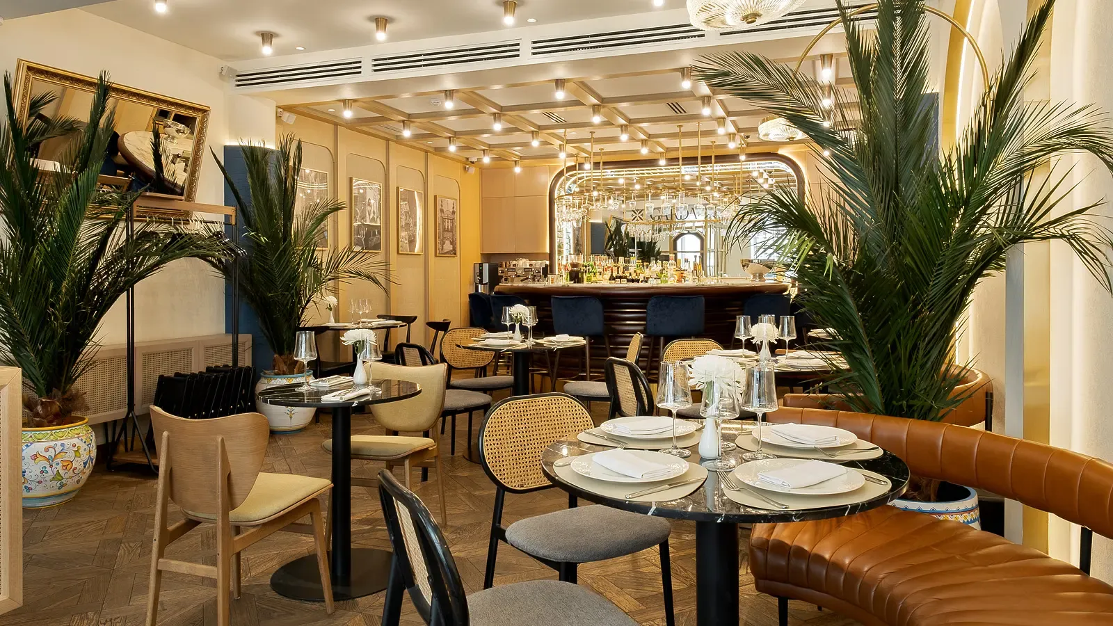 Garda Caffe_интерьер (08).webp