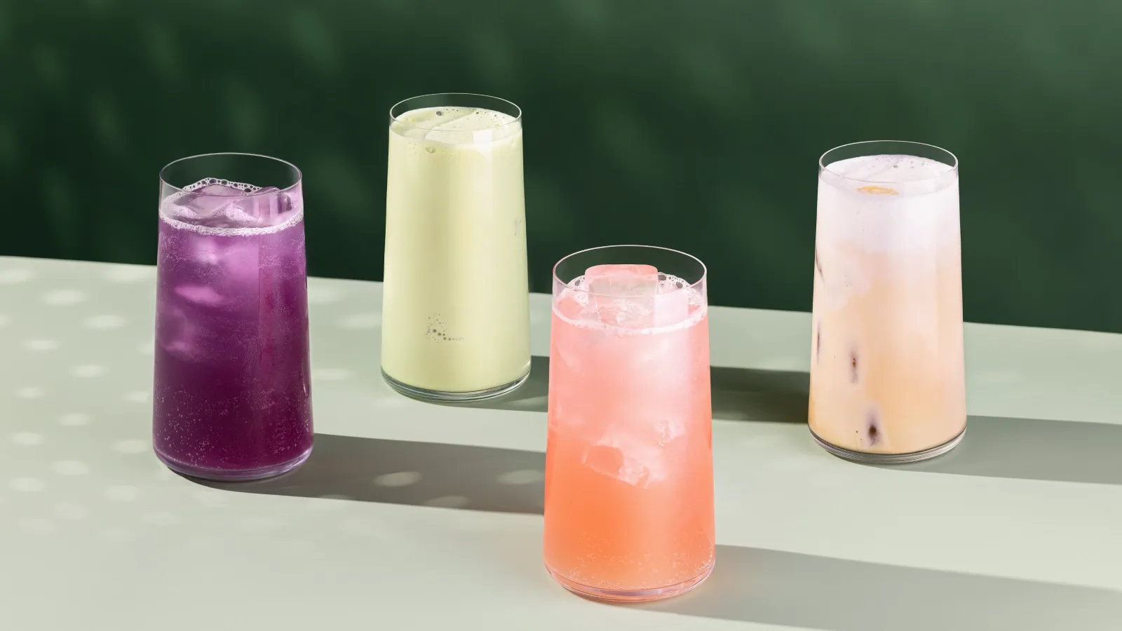 Линейка протеиновых и электролитных напитков в «Кофемании» (1).webp