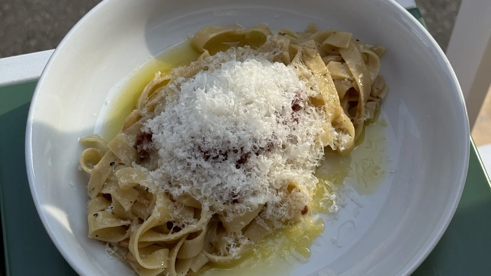 Паста aglio e olio с тартаром из говядины.webp