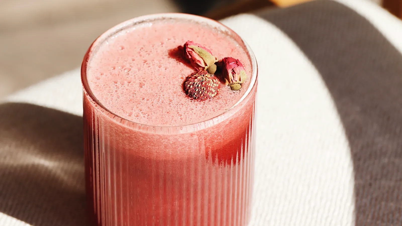 Пунш клубника-каркаде1.webp