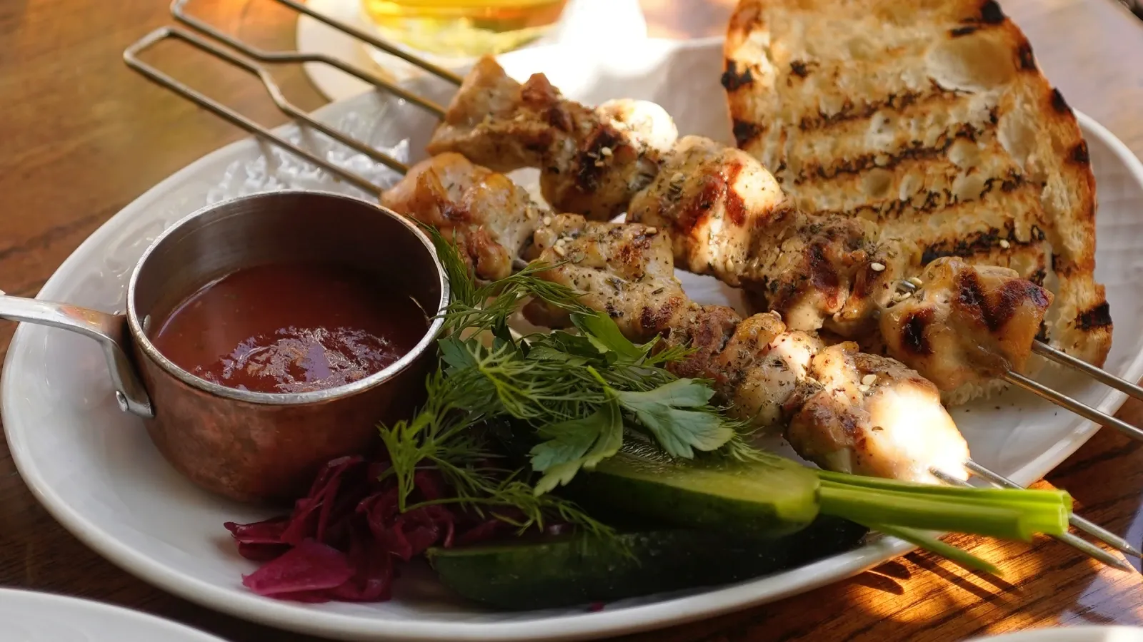 Smoke bbq spb_ Шашлык из цыплёнка с домашней хреновиной.webp