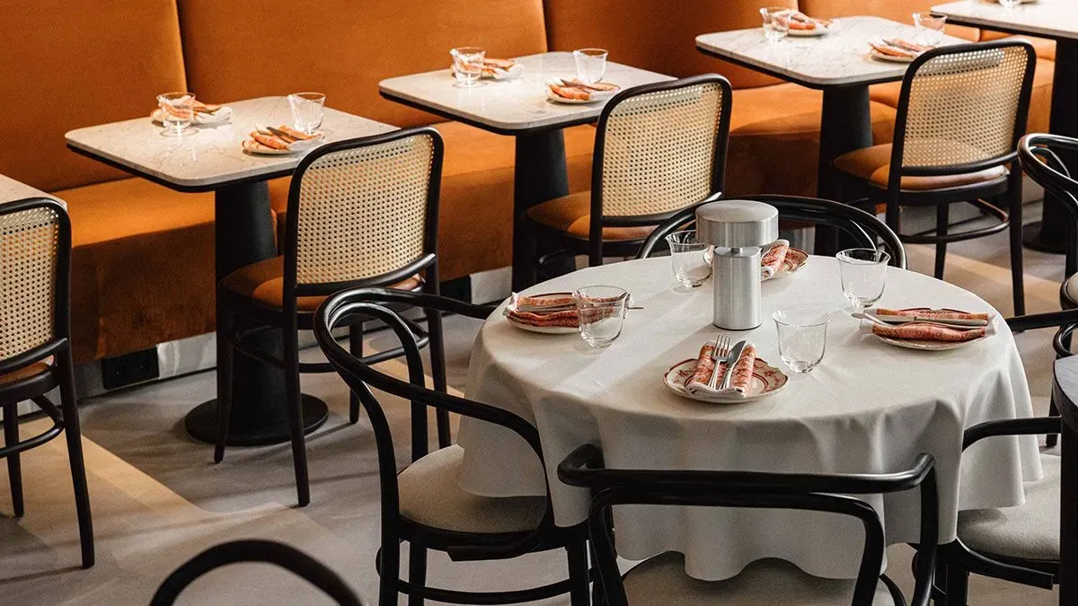 Champagne Charlie's bistro