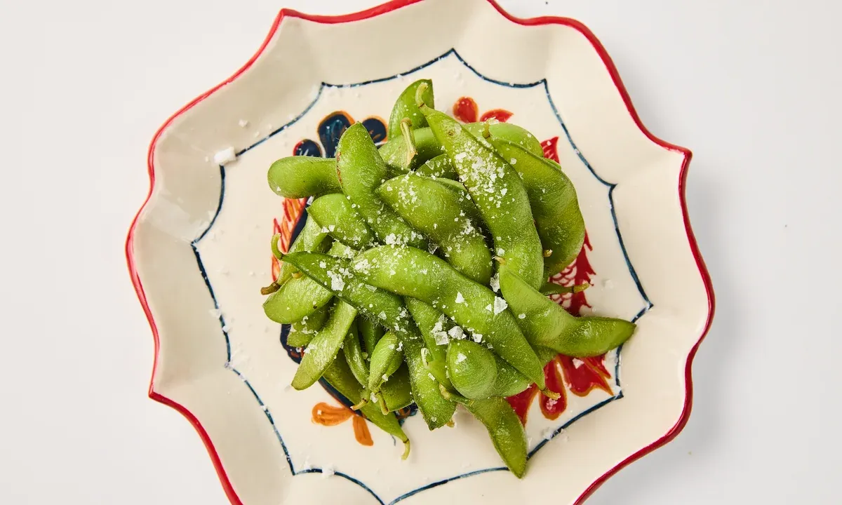 Бобы эдамаме с солью