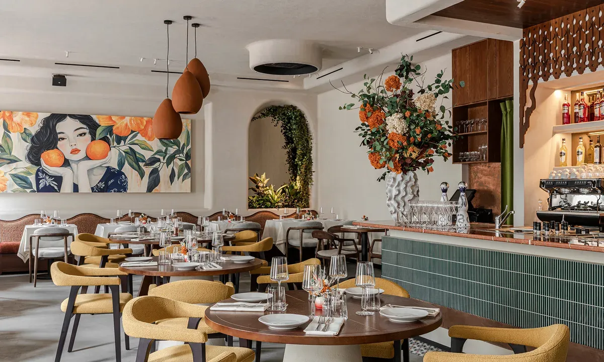 Интерьер Eliso bistro на Поварской улице