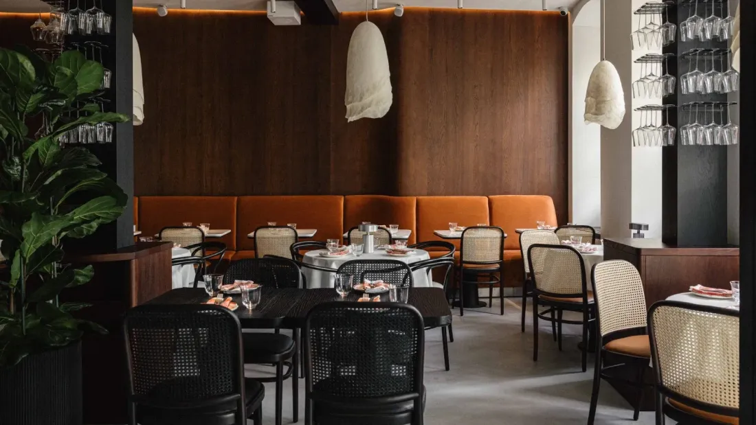 Charli bistro&champagne_interior.webp