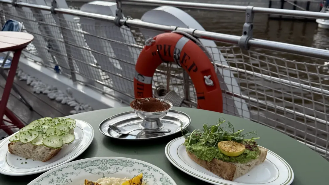 Gastronomic Weekend Aboard Cruise II.