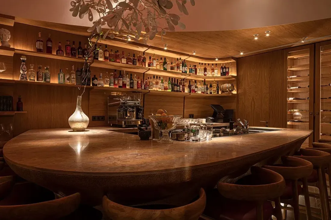 Omela-Bar-d(1).webp