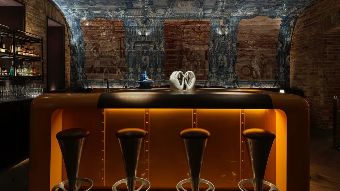 Padron Bar.webp