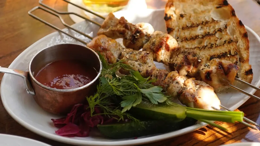 Smoke bbq spb_ Шашлык из цыплёнка с домашней хреновиной.webp