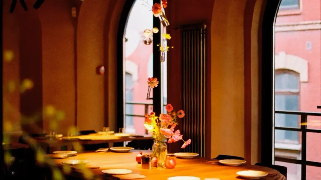 Restaurant "Za Kryshey" in DK Rassvet — a Project by Big Wine Freaks