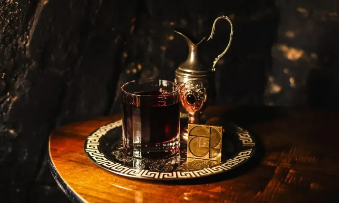 Ēster приготовил четыре версии Negroni на весь октябрь