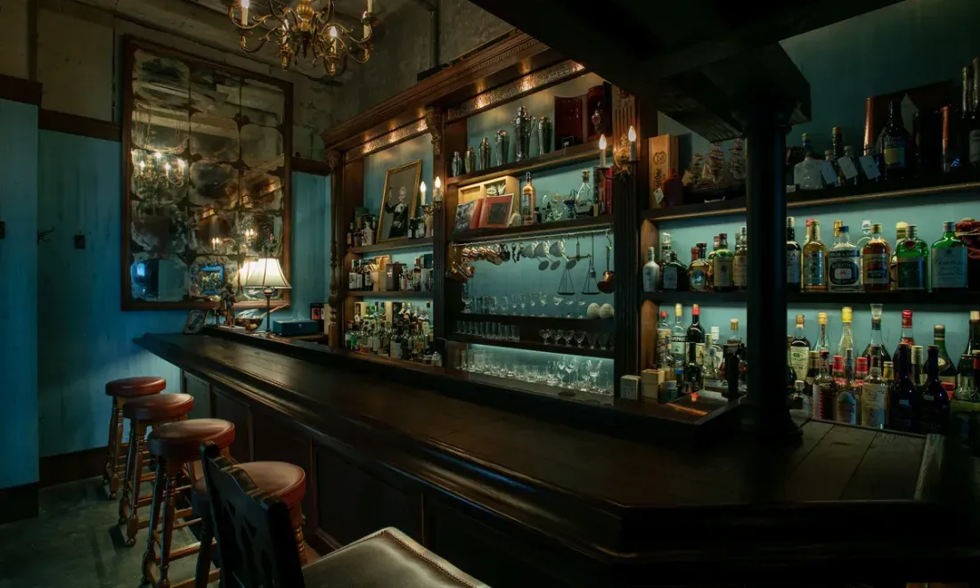 интерьер LAMP BAR в Наре