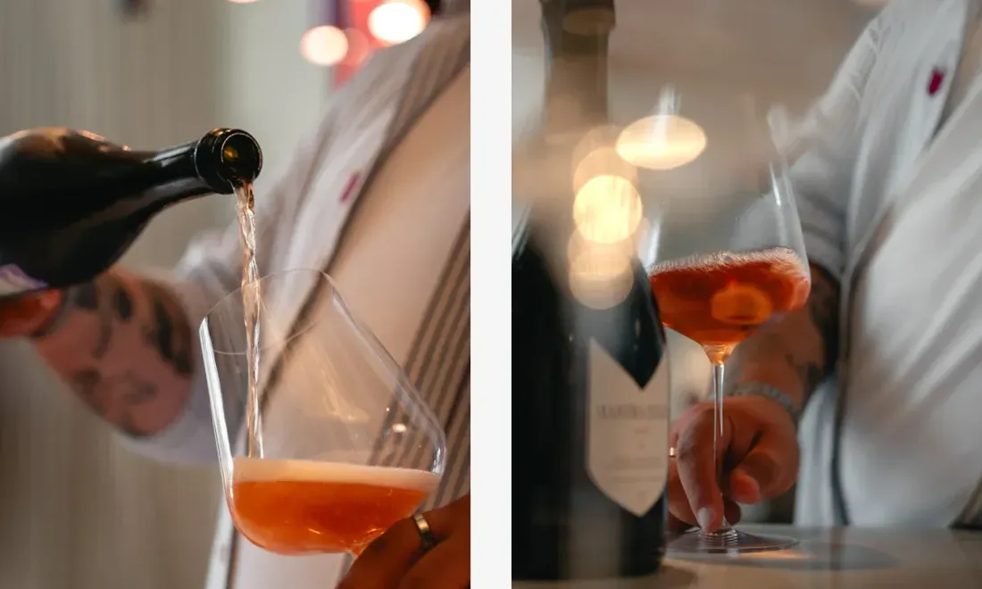 Розовое игристое Mantra Estate Rosé в бокалах