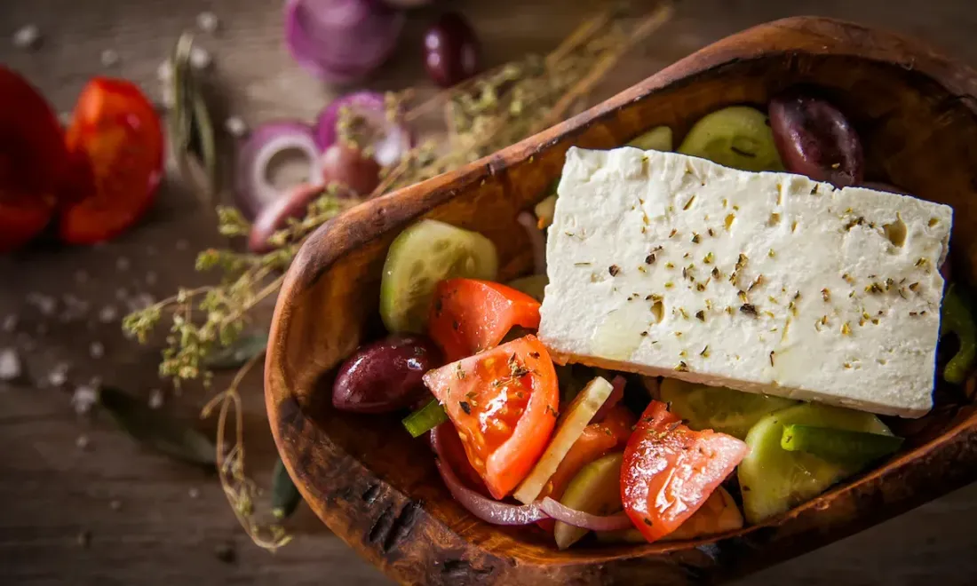Хорьятики с фетой в ресторане ΜΟΛΩΝ ΛΑΒΕ