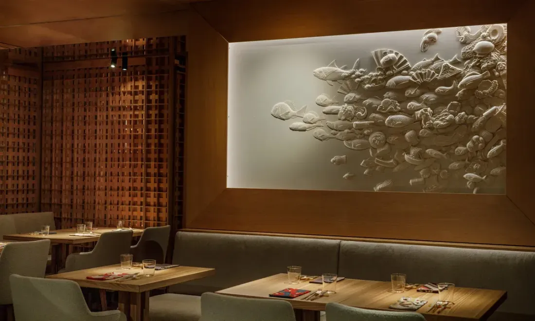 Зал Motto Azabu перед ужином Yon-Te