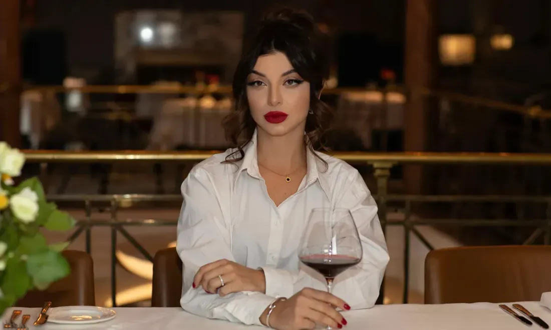 Шеф-сомелье Янина Мартынюк в ресторане SAVVA