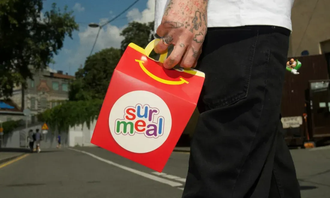 Красный бокс SUR Meal от ресторана SUR