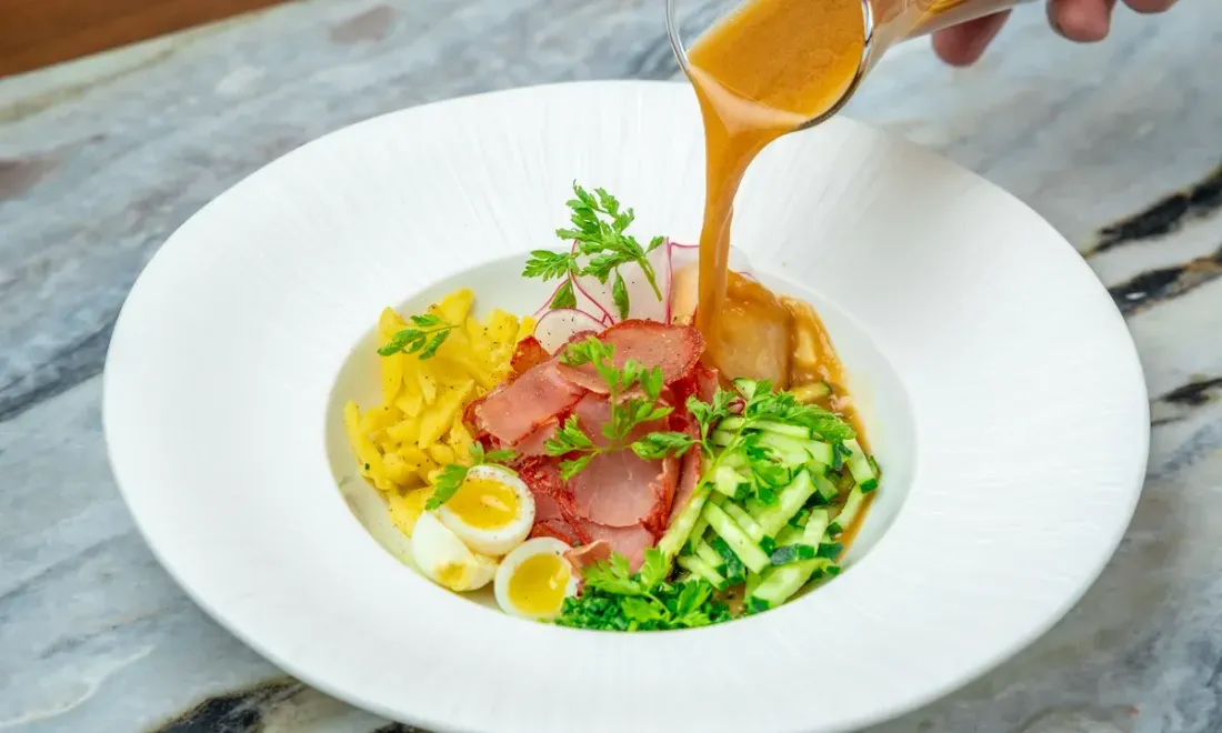 Окрошка с вяленой олениной в Atlantica Bistro