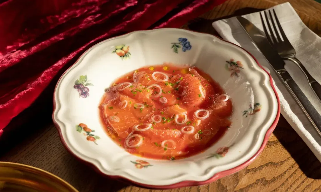 Карпаччо из лосося в Bijou