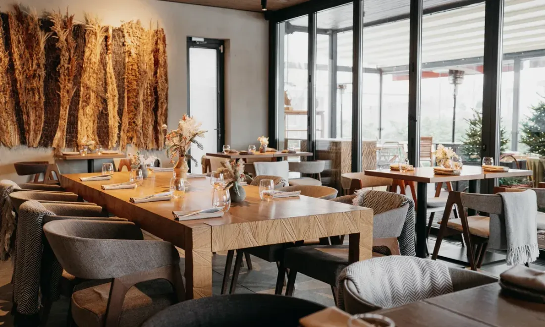 Летний зал ENO Bistro в Сколково
