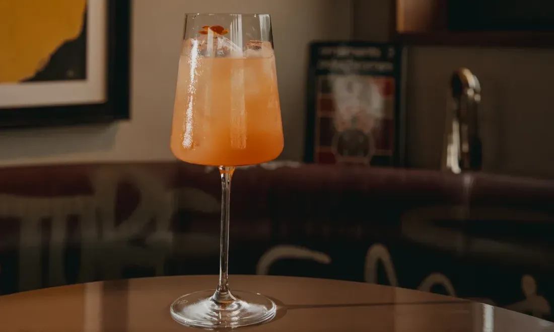 Коктейль на веранде ENO Bistro