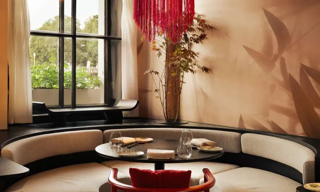 Интерьер Lotus Bistro