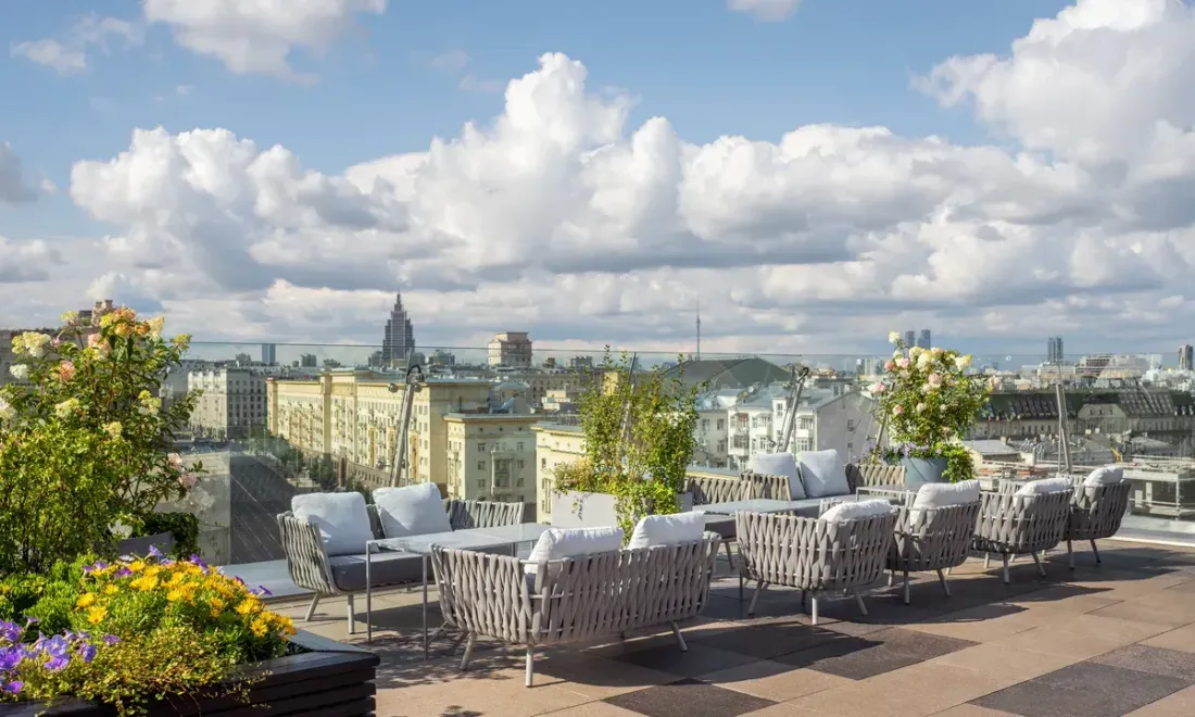 Летняя терраса O2 Restaurant с видом на Москву