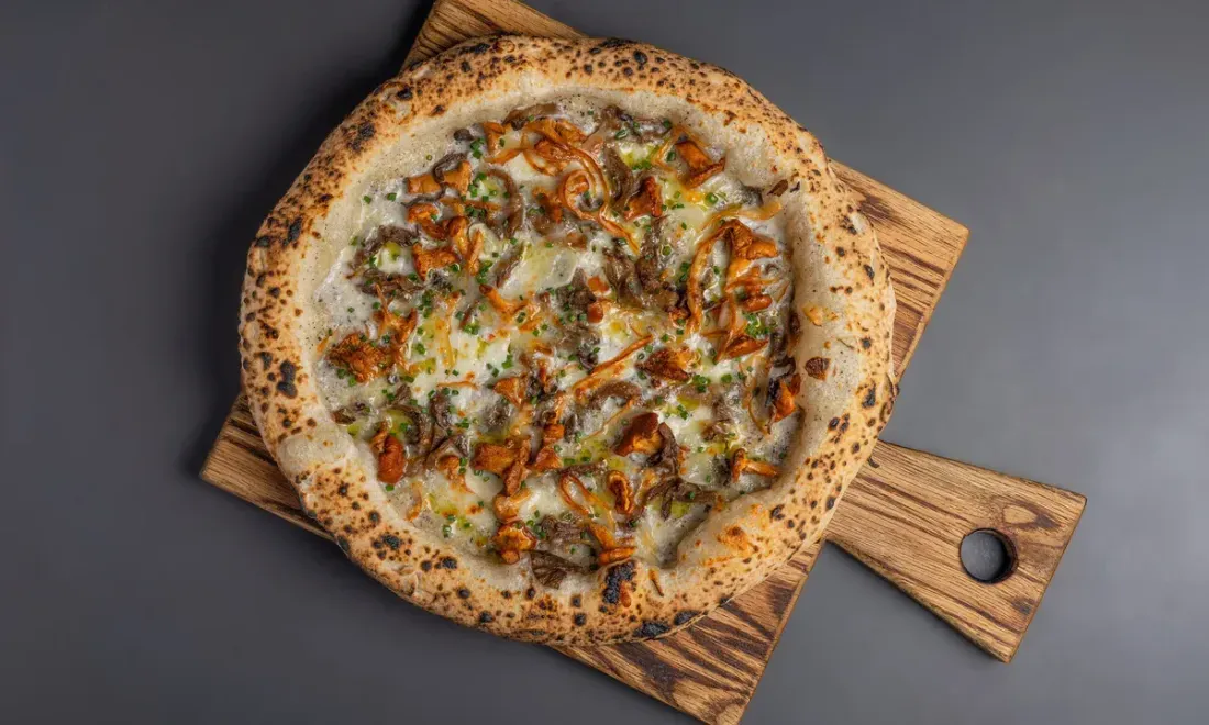 Пицца «Грибоедов» с лисичками в Pizza 22 cm