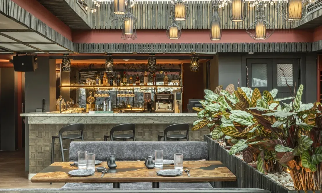 Барная зона Ronin Bistro & Sky Bar