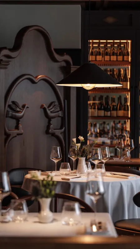 Loro_Khamovniki_Interior.webp