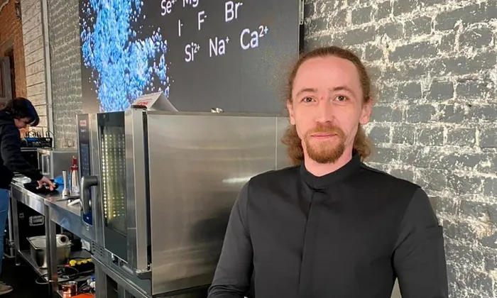 Петрозаводский «Фрегат», на котором работают Дмитрий Ильин и его команда, — один из заметных ресторанов Карелии с развитой концепцией региональной кухни