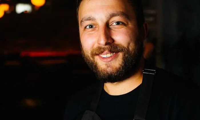 Эдуард Пынзару: минимализм за баром и авторские коктейли в московском Lark Cafe