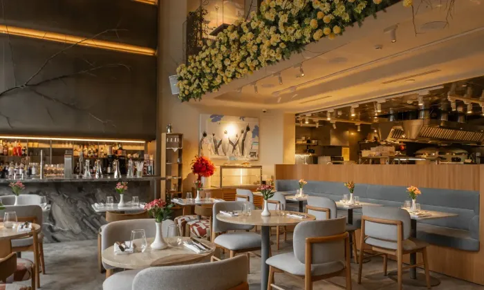 Grand AVA Bistro открылся на Никитской в здании бывшей «Лавки имажинистов»