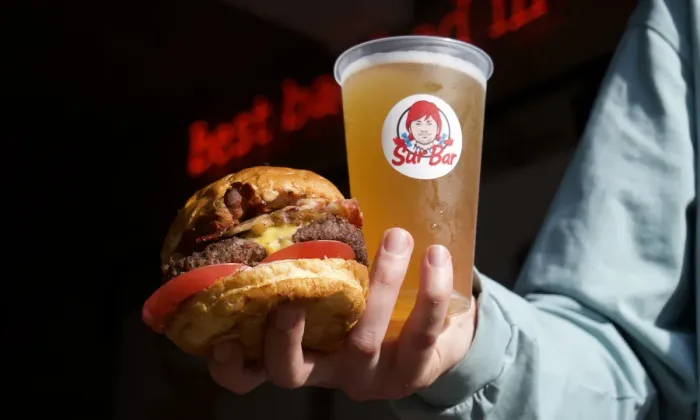 SUR посвятит новое меню «Радио Ностальгия» бургеру Wendy’s