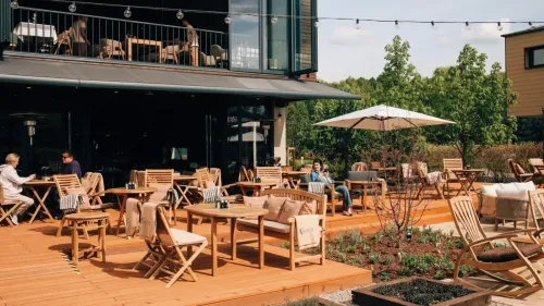 ENO Bistro открывает летнюю веранду.