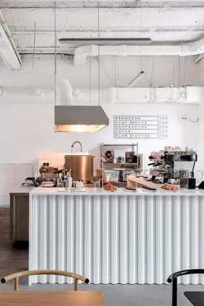 thetaste_moscow-bloom-n-brew-factoria-02.webp