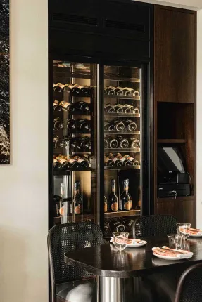 thetaste_moscow-champagne-charlie-s-bistro-02.webp