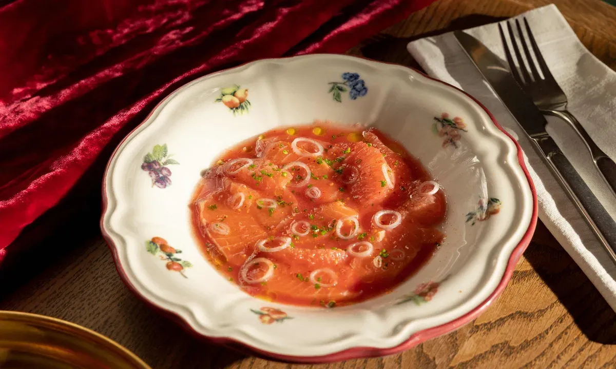 Карпаччо из лосося в Bijou