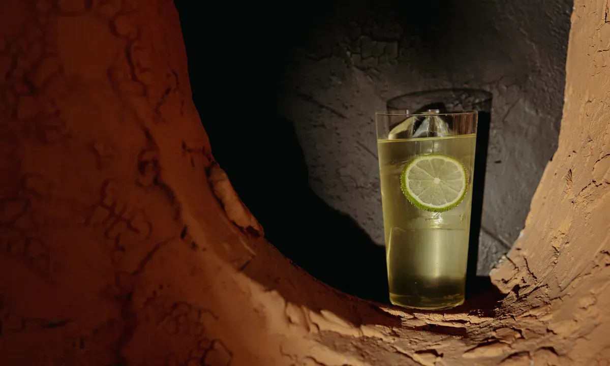 Коктейль Unusual Caipiroska в Maya