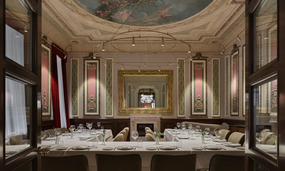 Зал Savoy для гастрономического ужина
