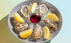 Устричный четверг в True Cost: мастер-класс и дегустация